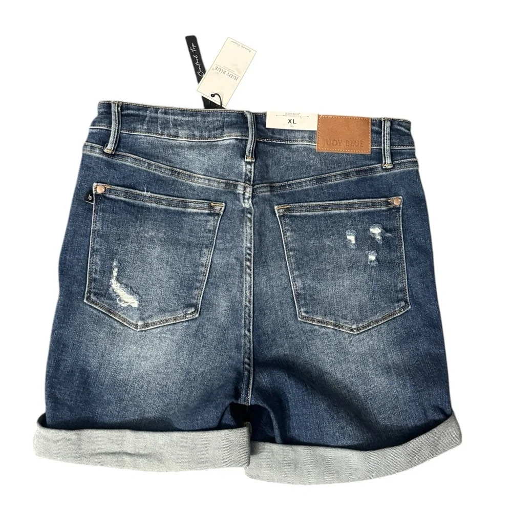 Judy Blue Medium Wash Rolled Hem Denim Shorts Size XL - Picture 2 of 5